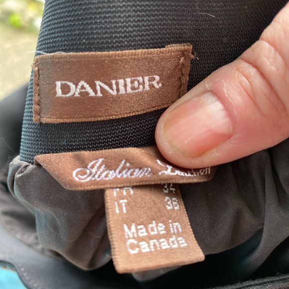 Danier Italian Leather Leggings Sz 2 - Picture 5 of 5